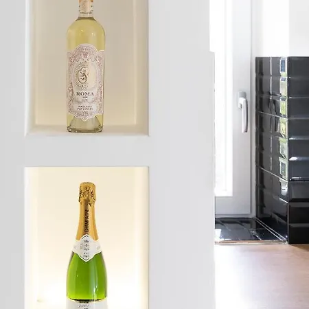 Elegant Statuario Apartment