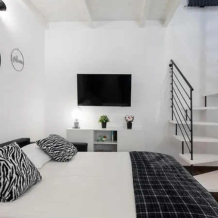 Apartment Elegant Statuario