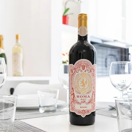 Elegant Statuario Apartment Rome